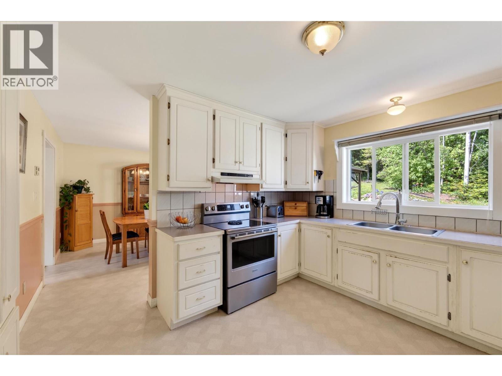 3865 Bonnington Road, Nelson, British Columbia  V0G 2G3 - Photo 10 - 10388926