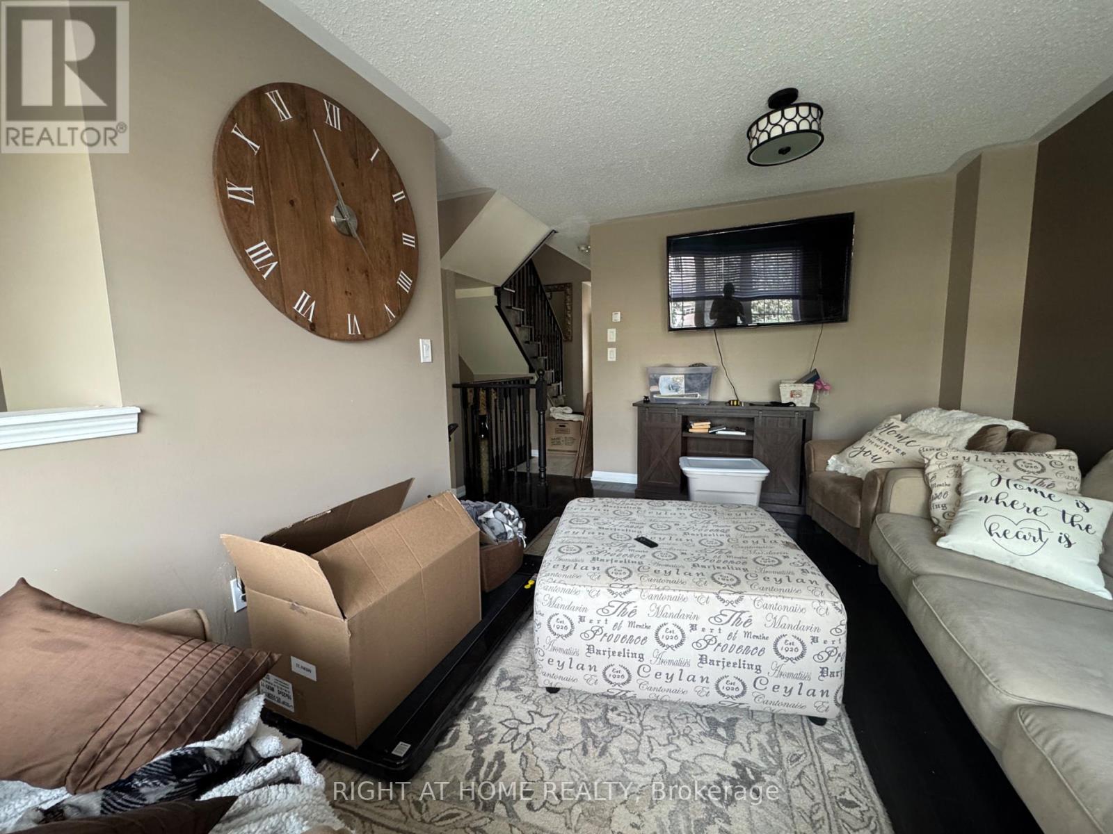 36 Farmstead Dr Drive, Clarington, Ontario  L1C 0K9 - Photo 8 - E13176332