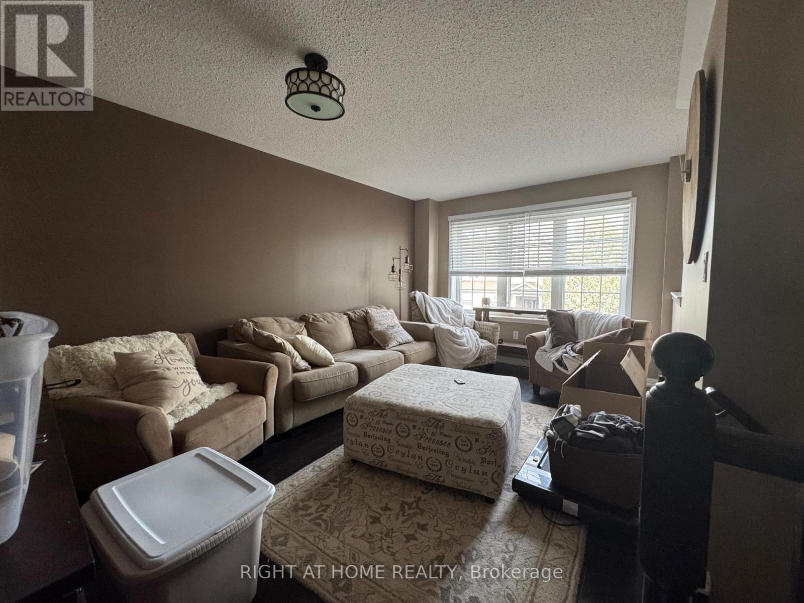 36 Farmstead Dr Drive, Clarington, Ontario  L1C 0K9 - Photo 7 - E13176332