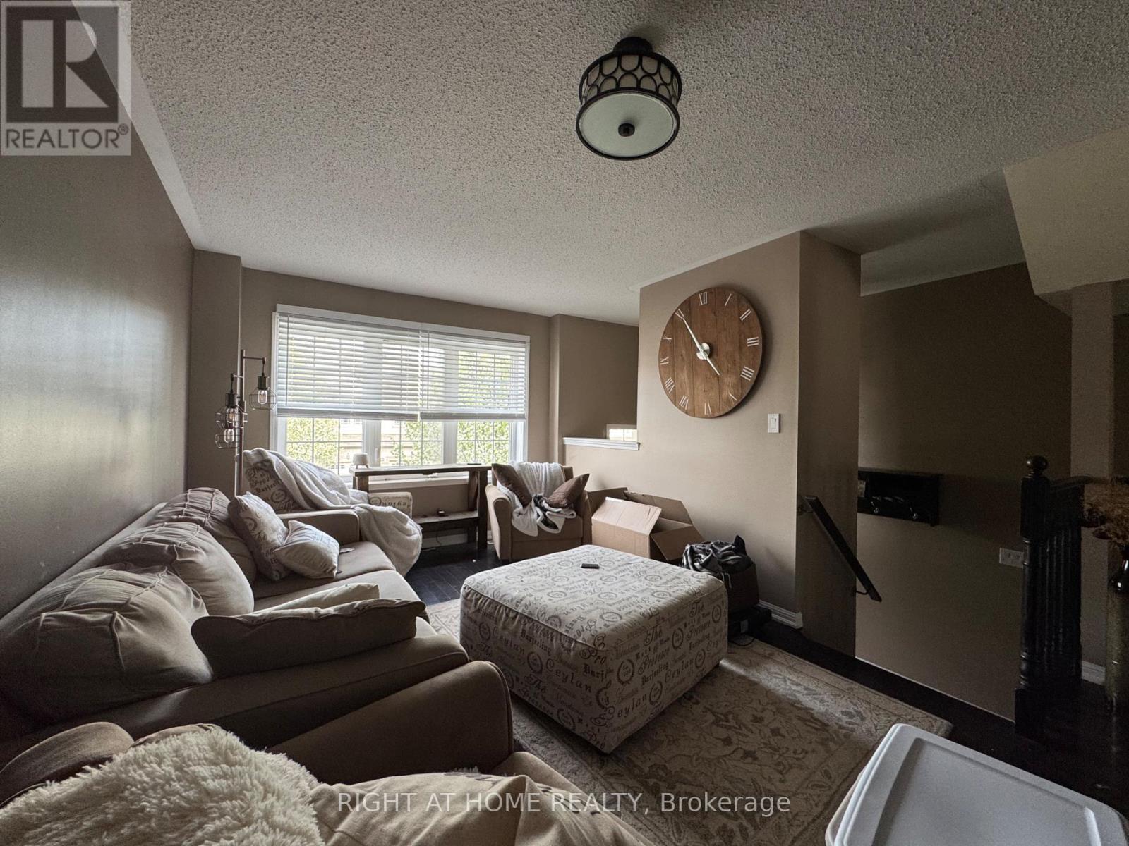 36 Farmstead Dr Drive, Clarington, Ontario  L1C 0K9 - Photo 9 - E13176332