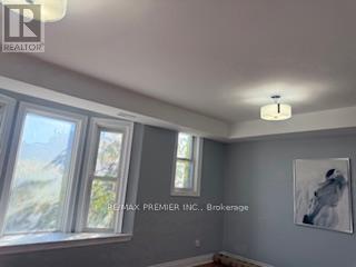 Upper - 938 Bloor Street W, Toronto, Ontario  M6H 1L4 - Photo 9 - W13112318