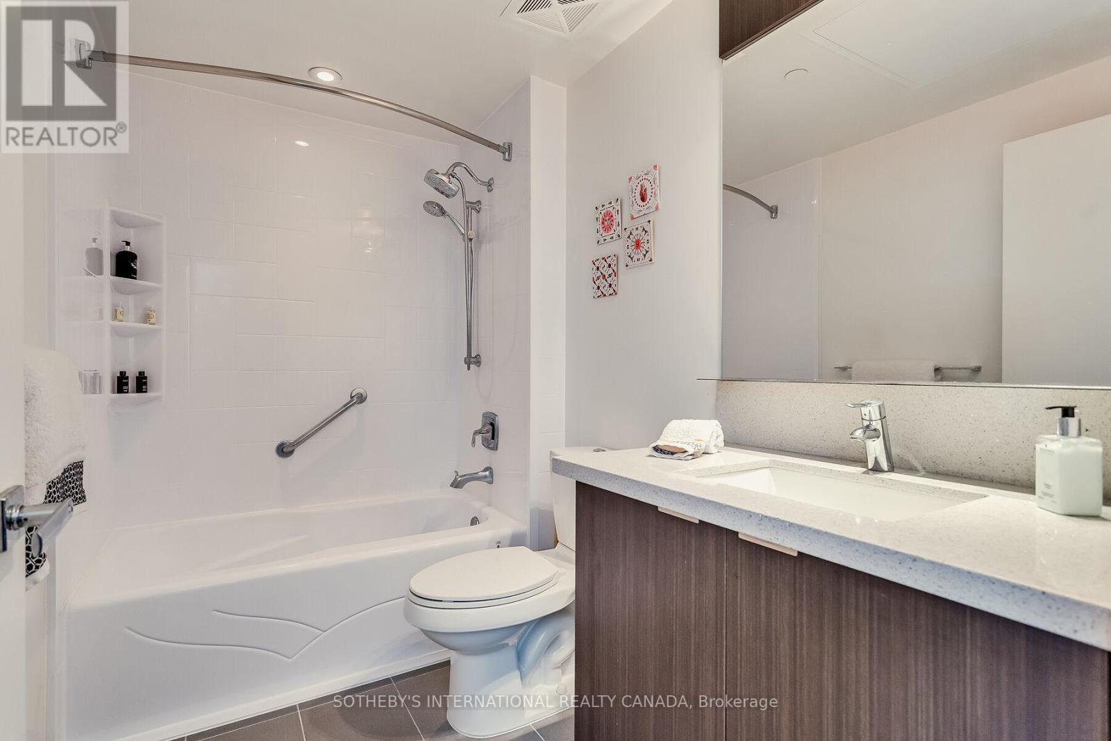 2410 - 21 Widmer Street, Toronto, Ontario  M5V 2E8 - Photo 38 - C13176980