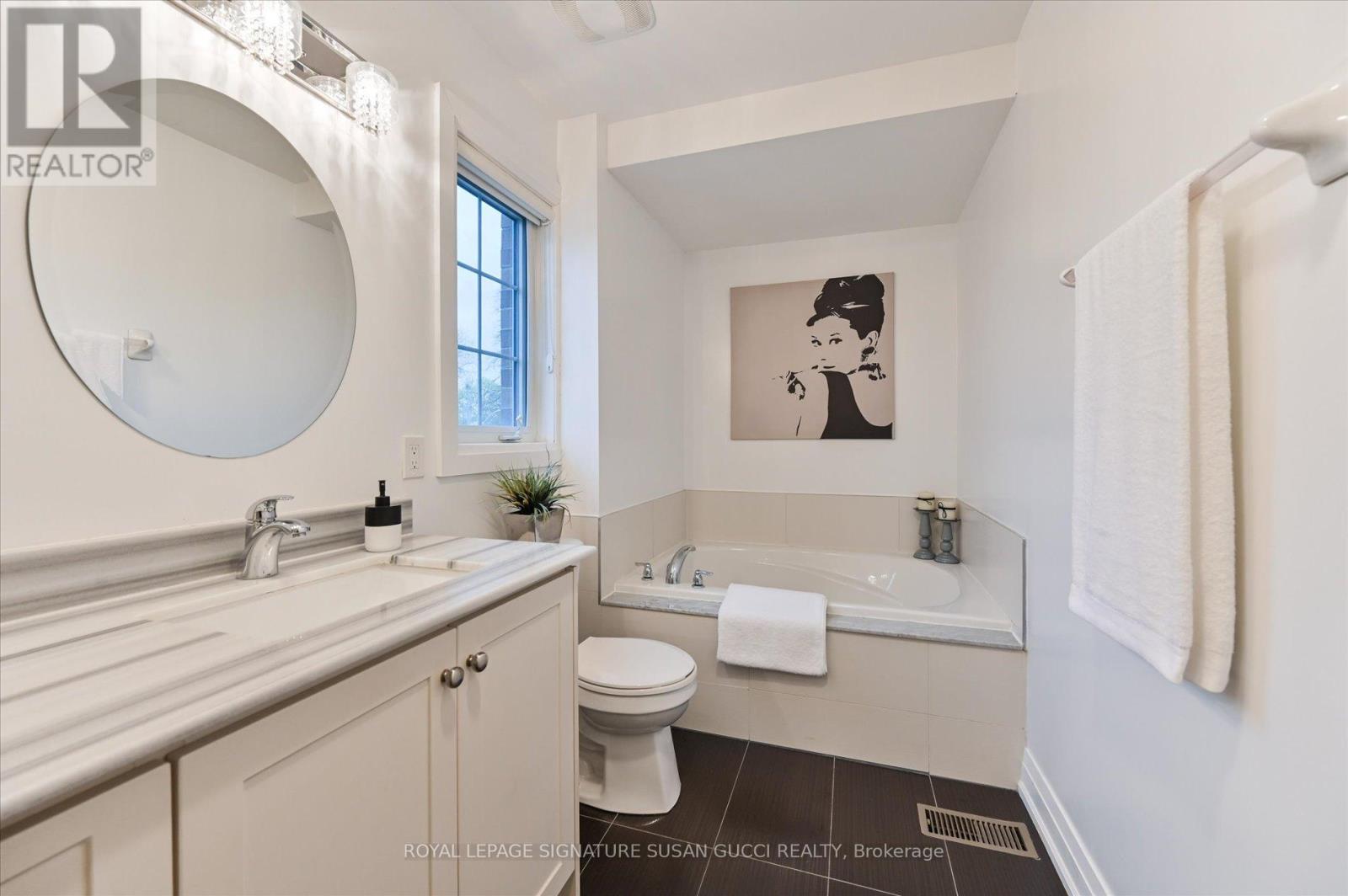 2833 St. Clair Avenue E, Toronto, Ontario  M4B 1N3 - Photo 27 - E13177072