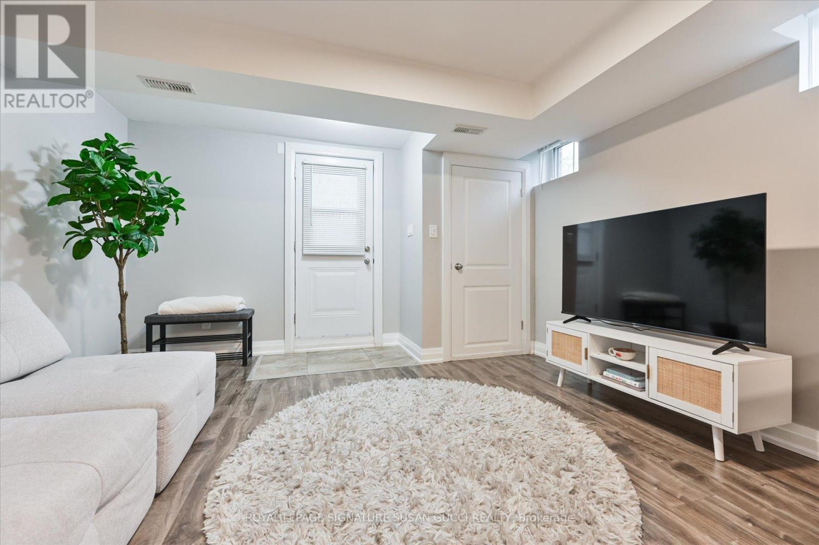 2833 St. Clair Avenue E, Toronto, Ontario  M4B 1N3 - Photo 30 - E13177072
