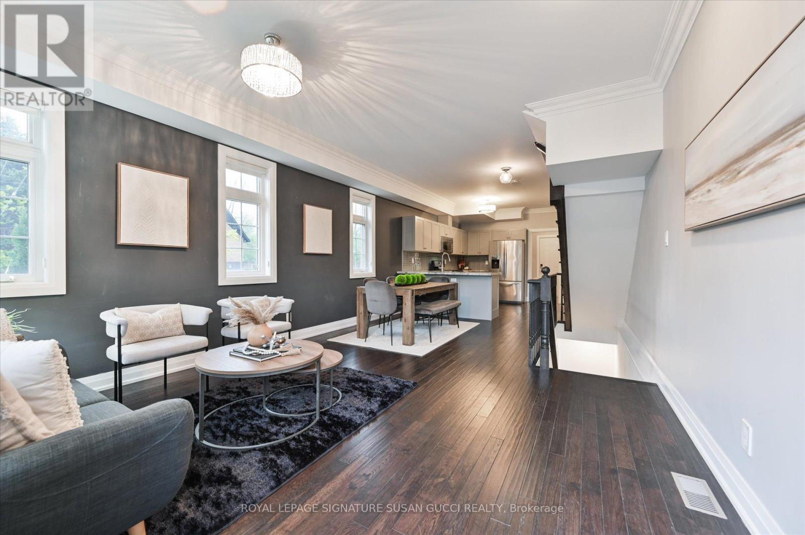 2833 St. Clair Avenue E, Toronto, Ontario  M4B 1N3 - Photo 4 - E13177072