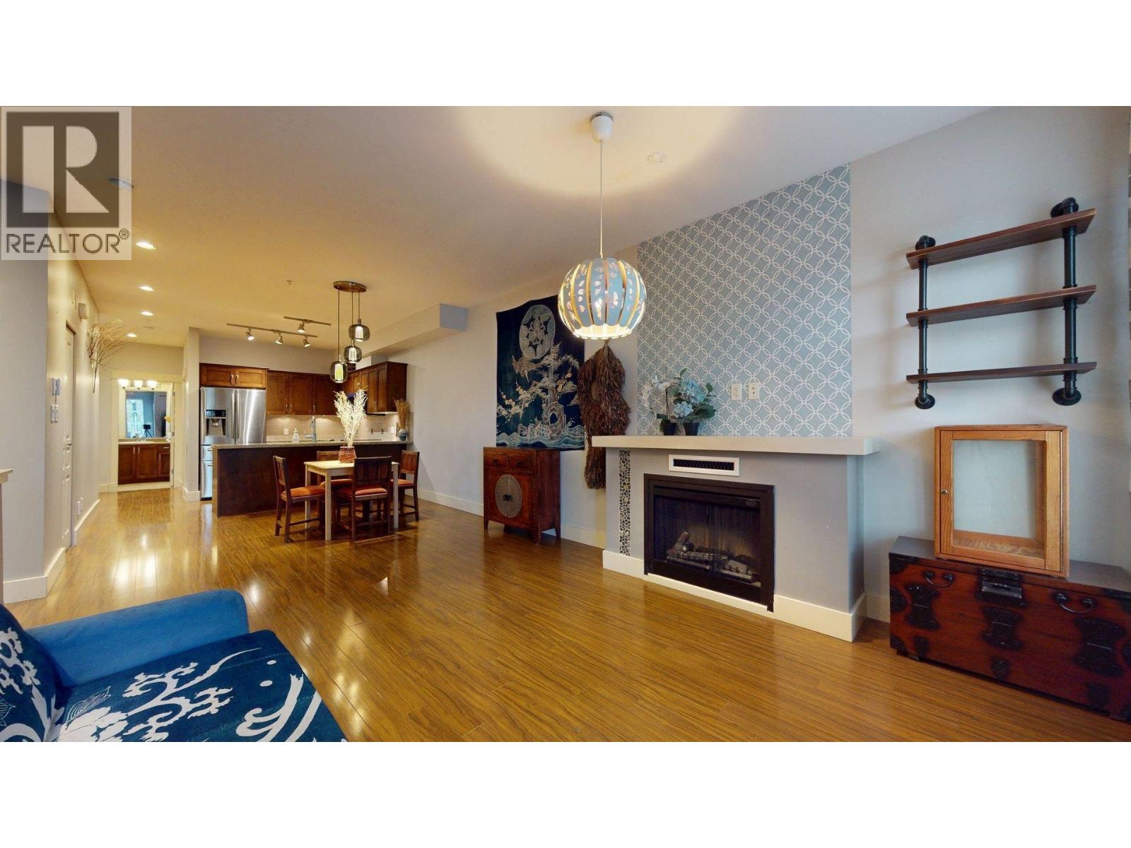 1320 Main Street, Squamish, British Columbia  V8B 0R2 - Photo 3 - R3118557