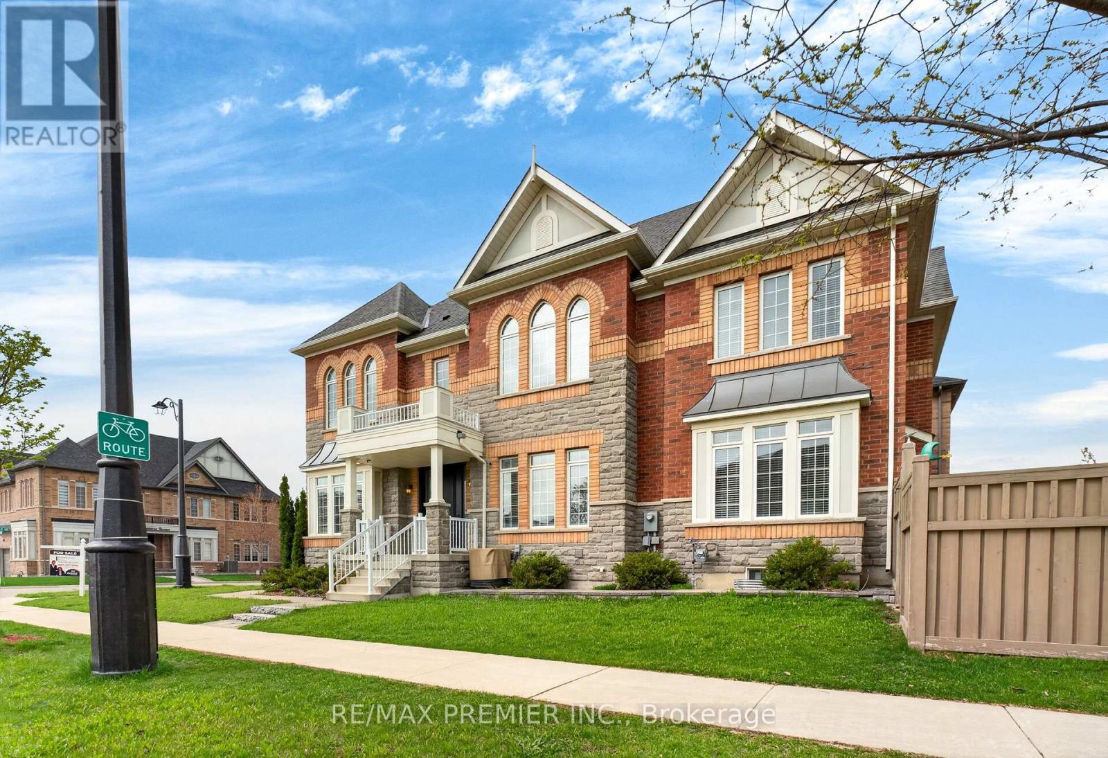 66 RED TREE DRIVE, Vaughan, Ontario