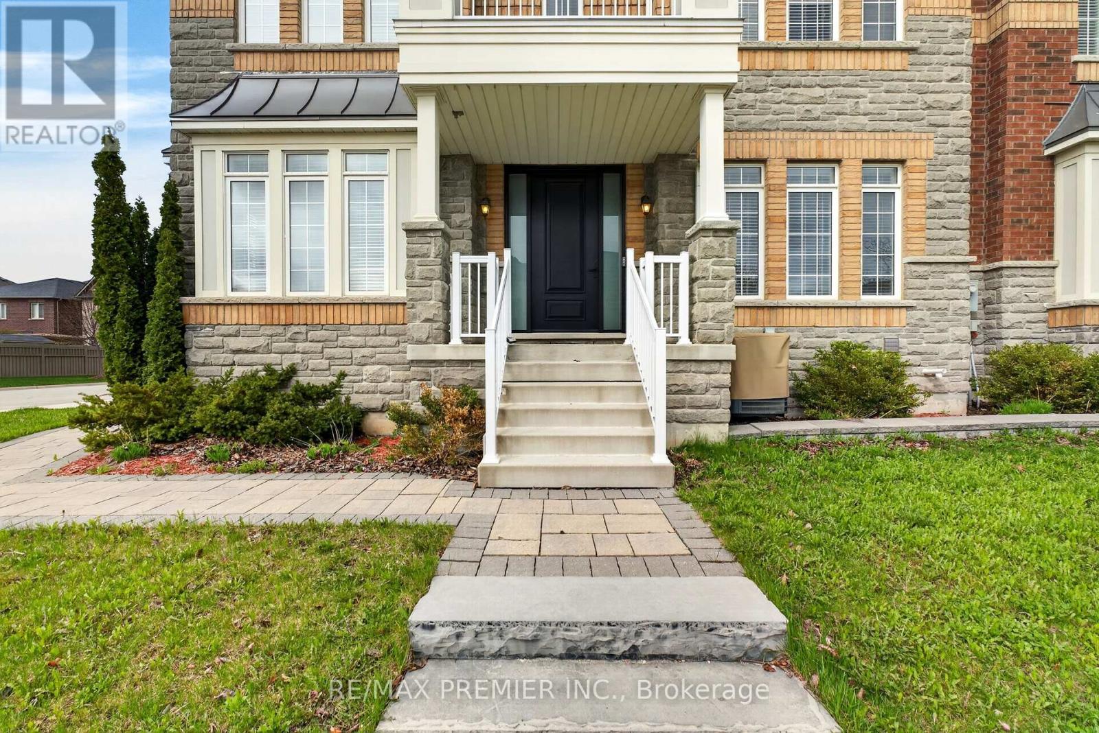 66 Red Tree Drive, Vaughan, Ontario  L4H 4H7 - Photo 3 - N13176880