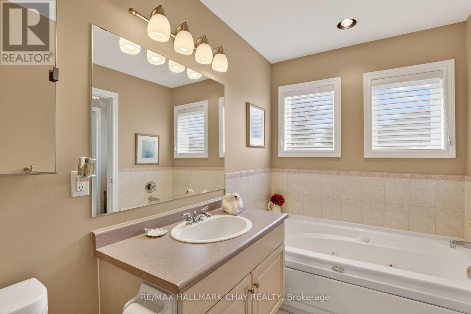 21 Briar Gate Way, New Tecumseth, Ontario  L9R 2A7 - Photo 18 - N13176958