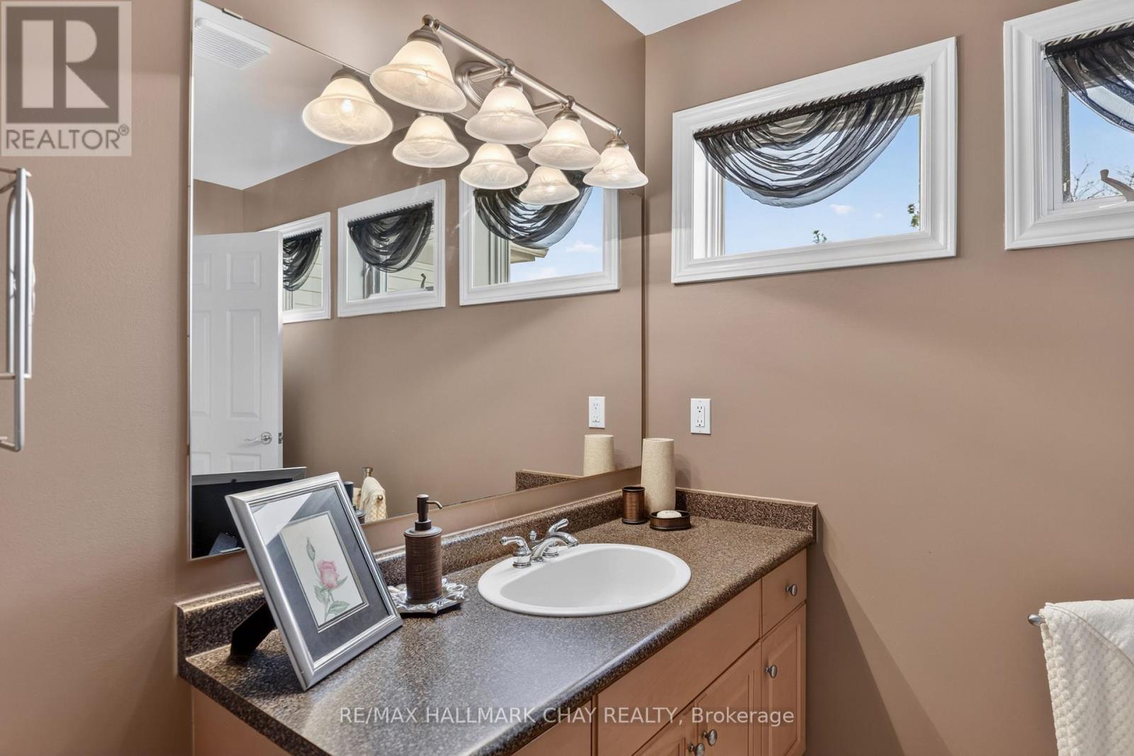 21 Briar Gate Way, New Tecumseth, Ontario  L9R 2A7 - Photo 24 - N13176958