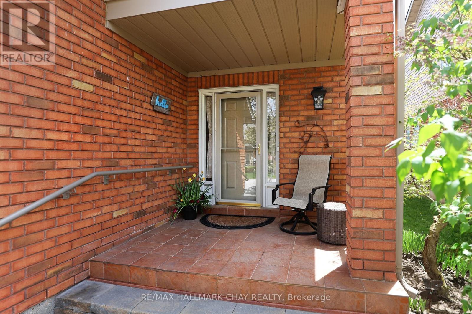 21 Briar Gate Way, New Tecumseth, Ontario  L9R 2A7 - Photo 4 - N13176958