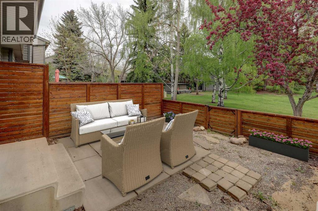 82 Point Drive NW, Calgary, Alberta  T3B 5B3 - Photo 28 - A2314346