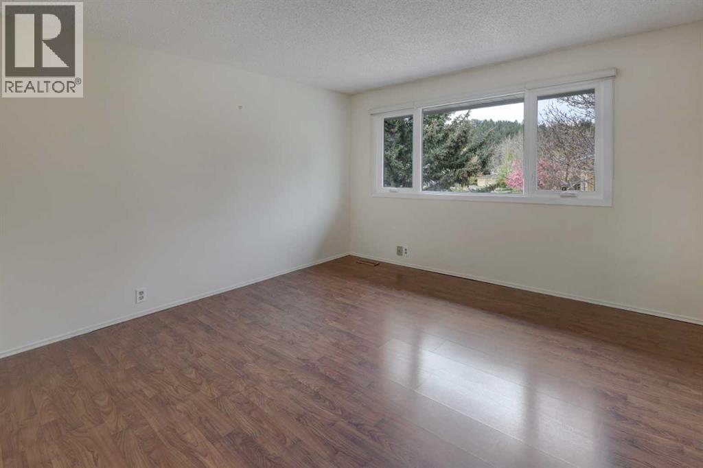82 Point Drive NW, Calgary, Alberta  T3B 5B3 - Photo 15 - A2314346