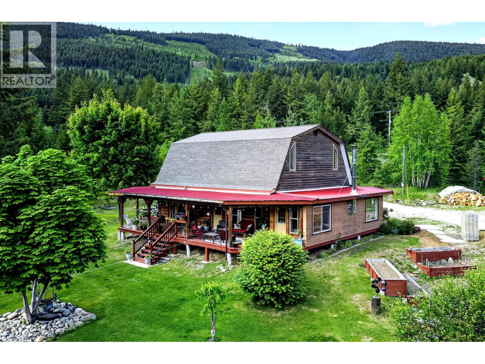 2236 Yellowhead Highway, Clearwater, British Columbia  V0E 1N1 - Photo 3 - 10388869