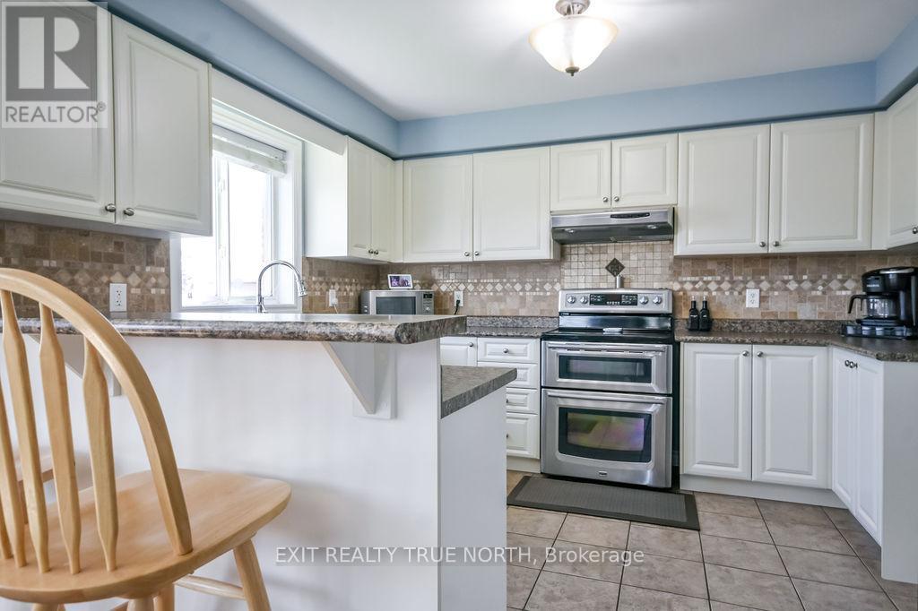 9 Corbett Street, Springwater, Ontario  L0L 1P0 - Photo 11 - S13176920