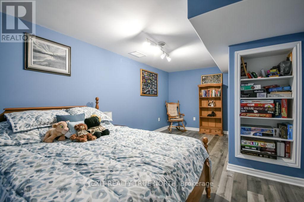 9 Corbett Street, Springwater, Ontario  L0L 1P0 - Photo 38 - S13176920