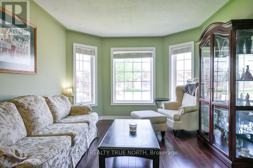 9 Corbett Street, Springwater, Ontario  L0L 1P0 - Photo 5 - S13176920