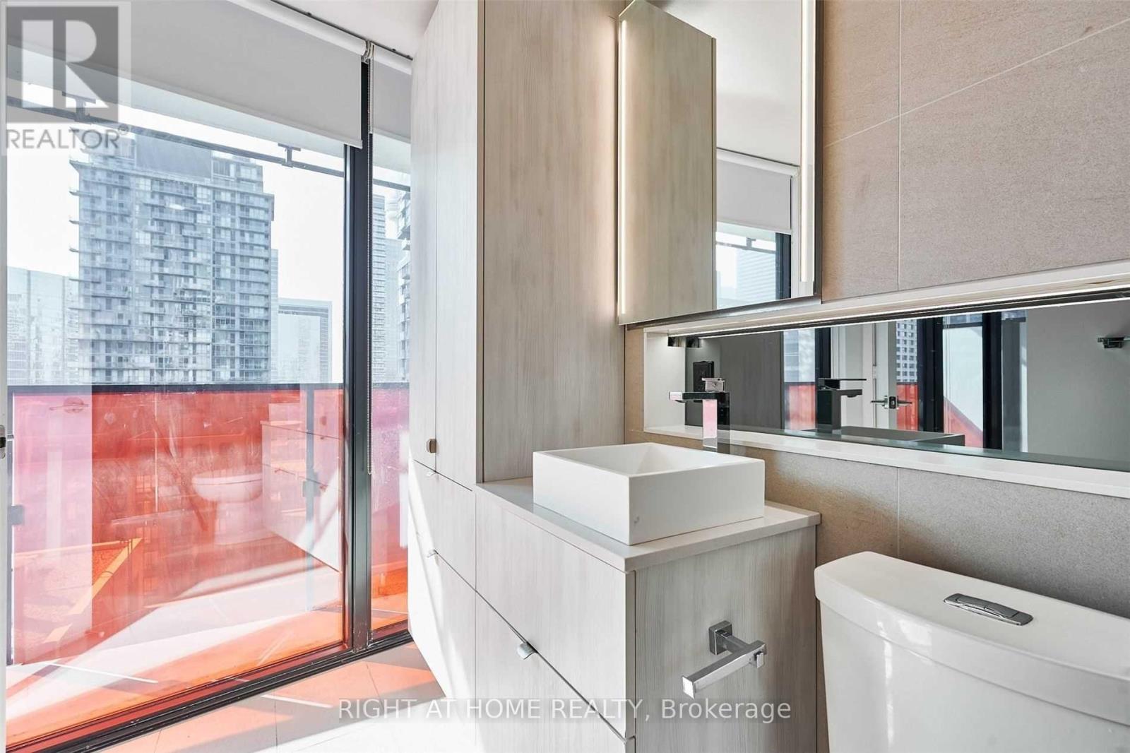 1716 - 215 Queen Street W, Toronto, Ontario  M5V 0P5 - Photo 7 - C13032446