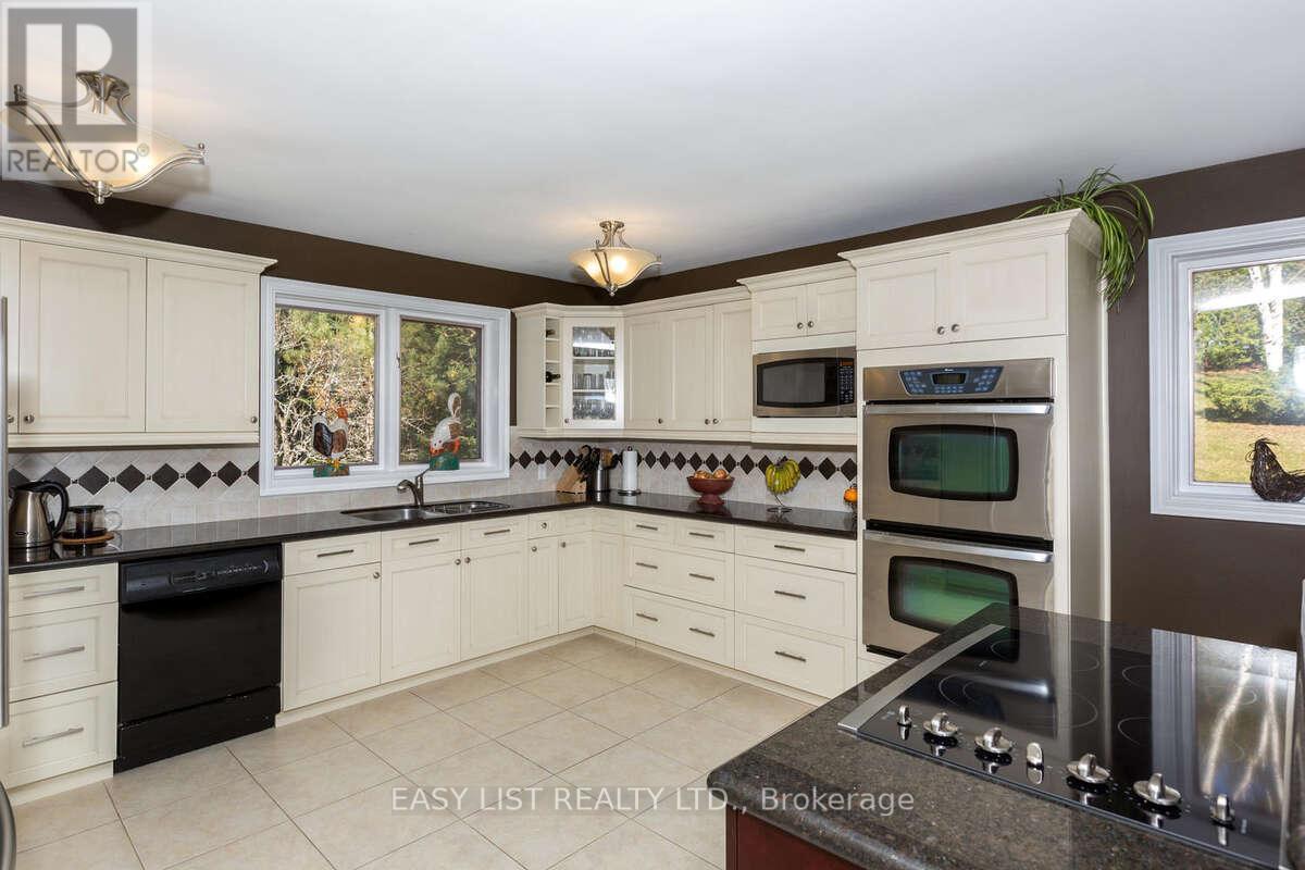 5 Worden View, Halton Hills, Ontario  L7J 2L8 - Photo 6 - W13176836