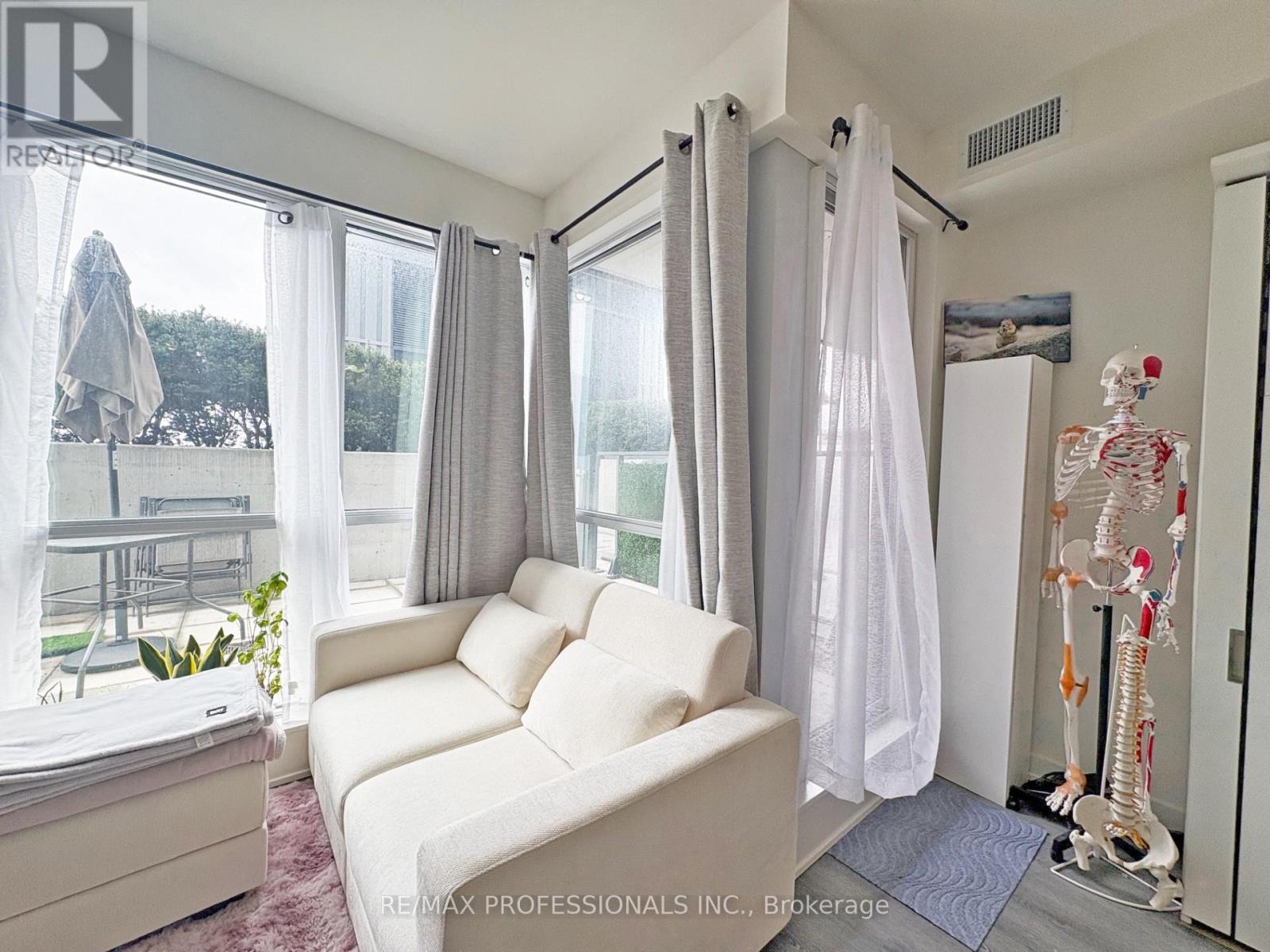 802 - 10 Park Lawn Road, Toronto, Ontario  M8Y 3H8 - Photo 3 - W13176842