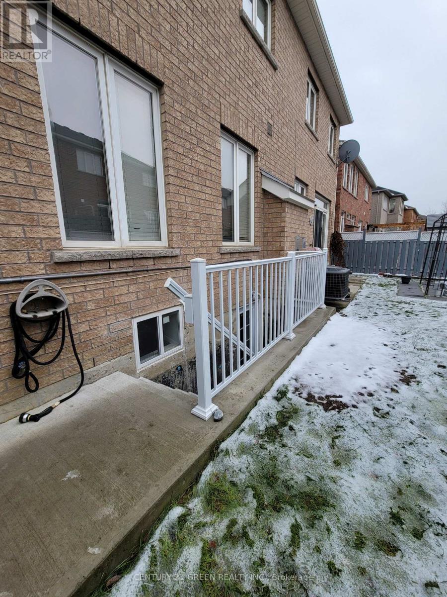 Bsmt - 3249 Paul Henderson Drive, Mississauga, Ontario  L5M 0H5 - Photo 2 - W13176868