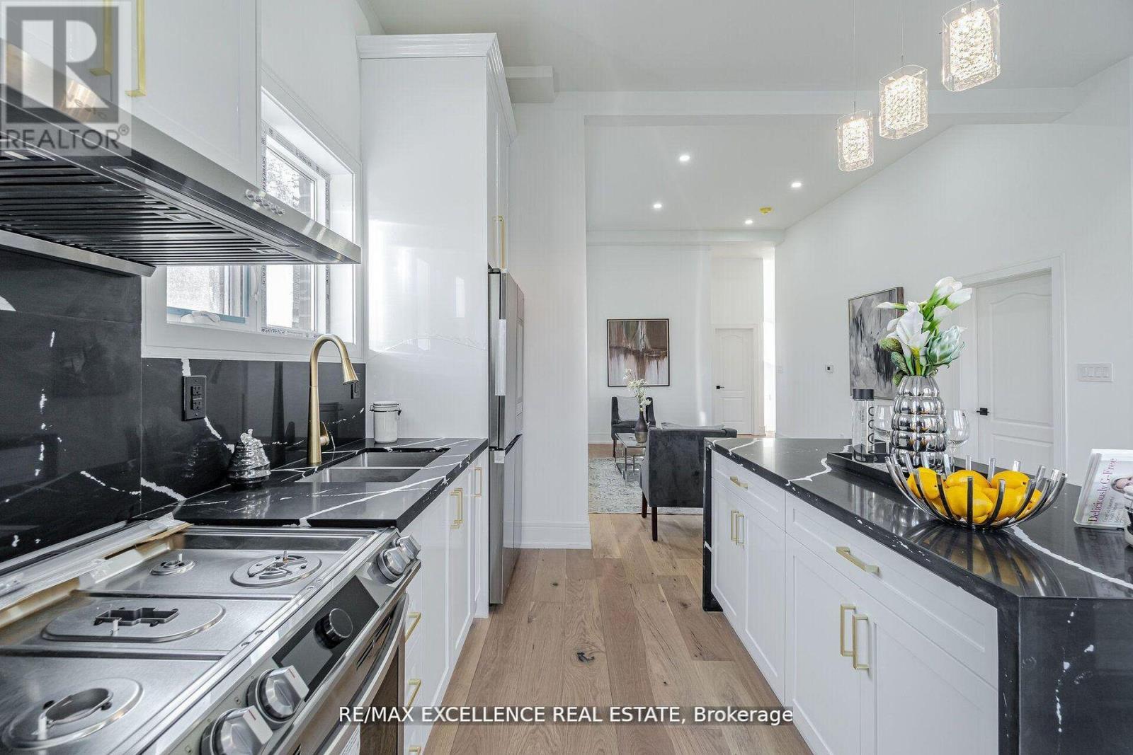 55 Renfield Street, Toronto, Ontario  M6M 4V5 - Photo 11 - W13176898