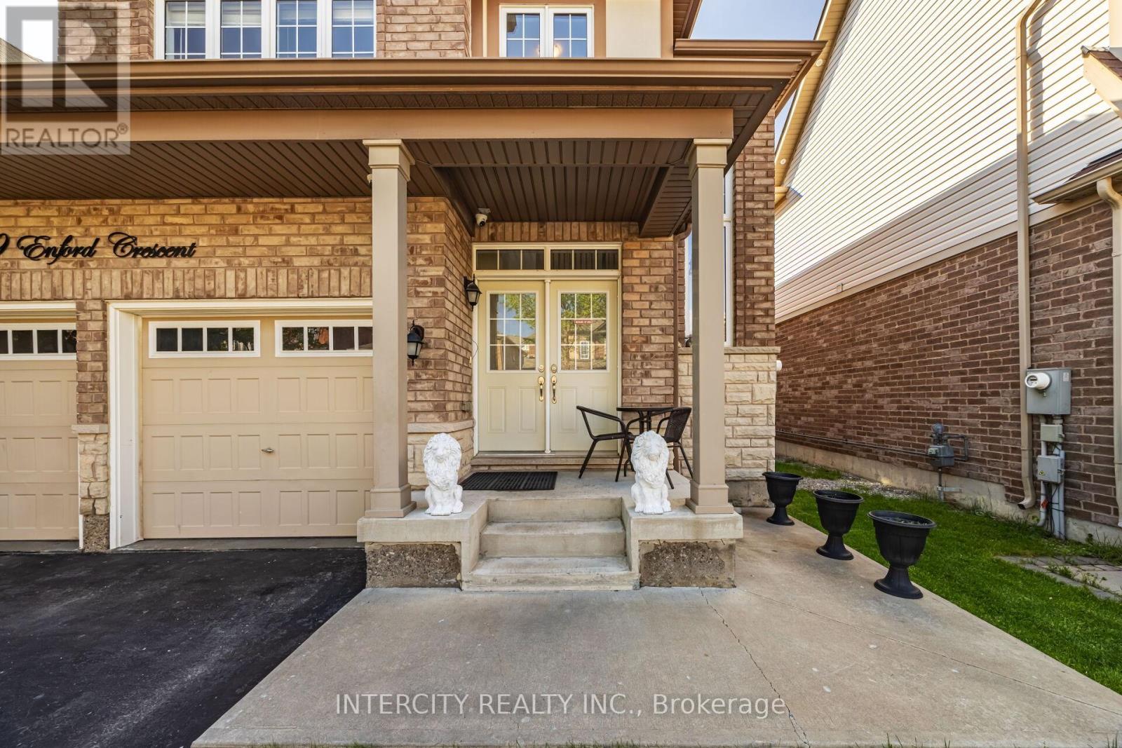 19 Enford Crescent, Brampton, Ontario  L7A 4C8 - Photo 4 - W13177014