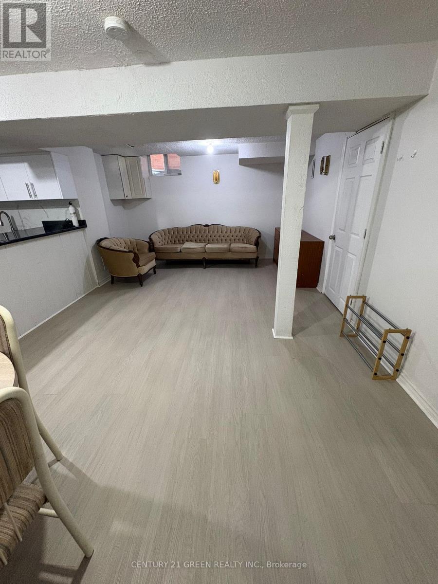 Bsmt - 4426 Mayflower Drive, Mississauga, Ontario  L5R 1S8 - Photo 2 - W13177018