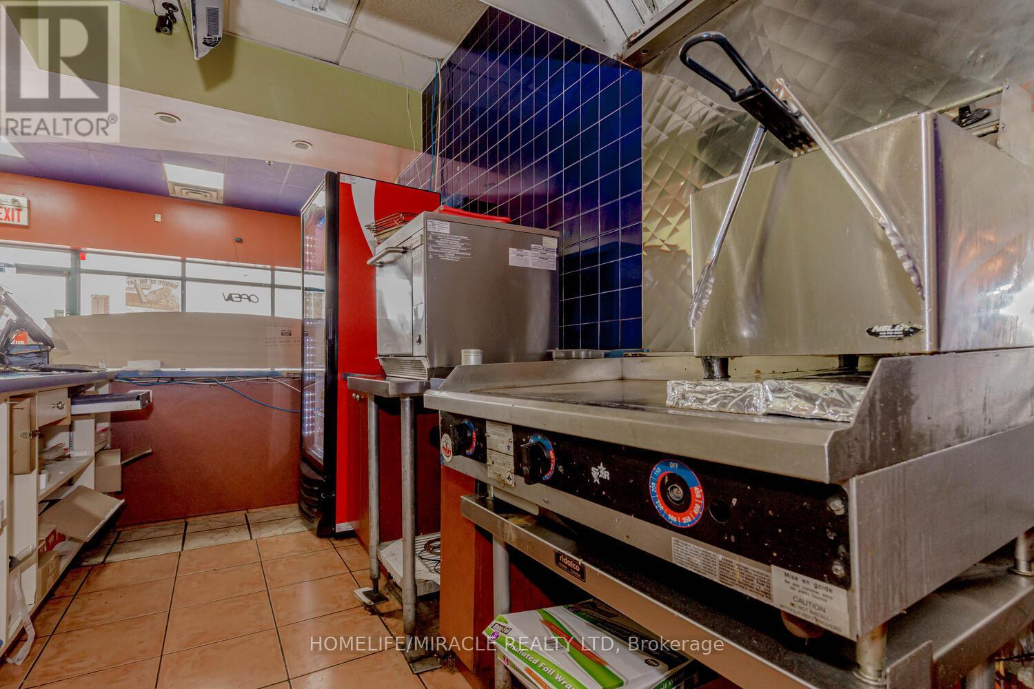 1c - 1035 Brant Street, Burlington, Ontario  L7R 4X6 - Photo 17 - W13177054