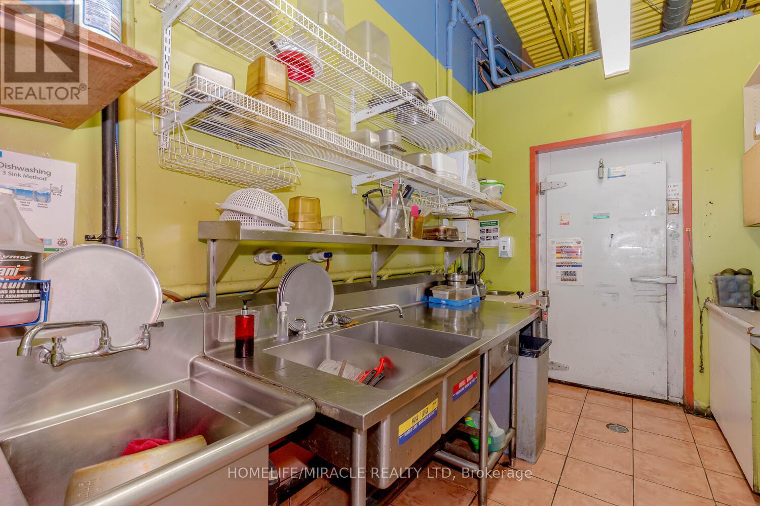 1c - 1035 Brant Street, Burlington, Ontario  L7R 4X6 - Photo 26 - W13177054