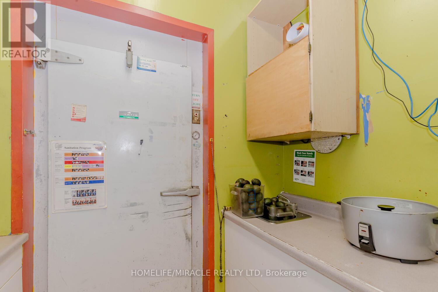 1c - 1035 Brant Street, Burlington, Ontario  L7R 4X6 - Photo 30 - W13177054
