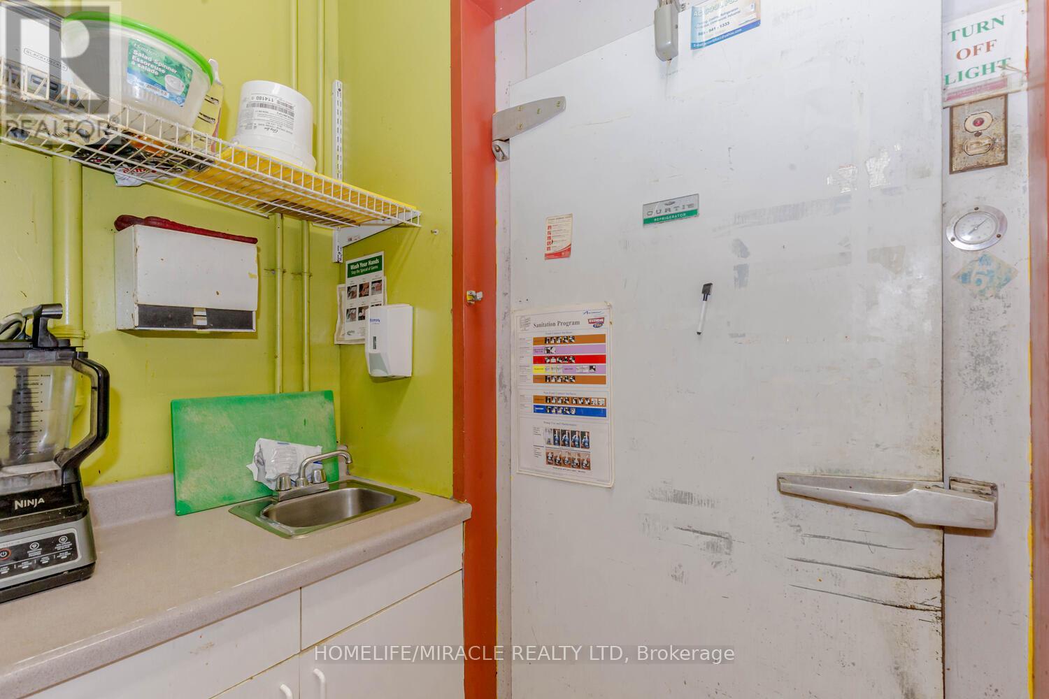 1c - 1035 Brant Street, Burlington, Ontario  L7R 4X6 - Photo 31 - W13177054