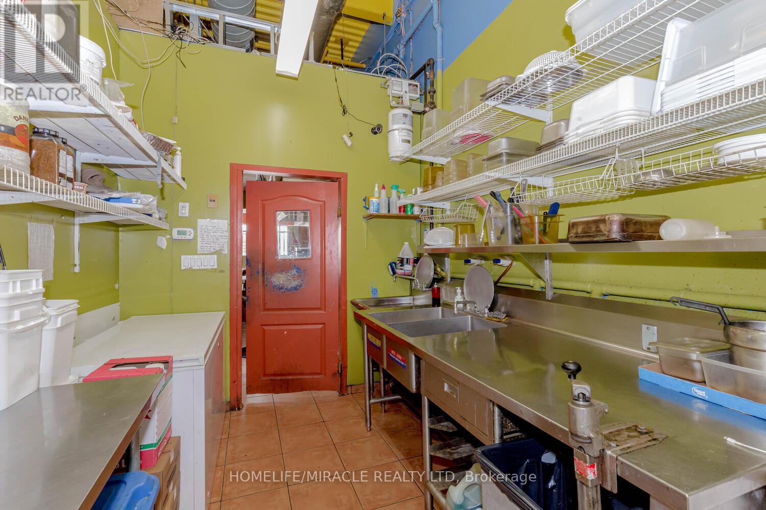 1c - 1035 Brant Street, Burlington, Ontario  L7R 4X6 - Photo 33 - W13177054