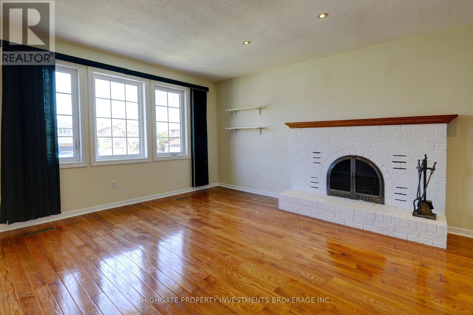Main & Upper - 654 Brougham Place, Mississauga, Ontario  L5B 2Z5 - Photo 11 - W13177056