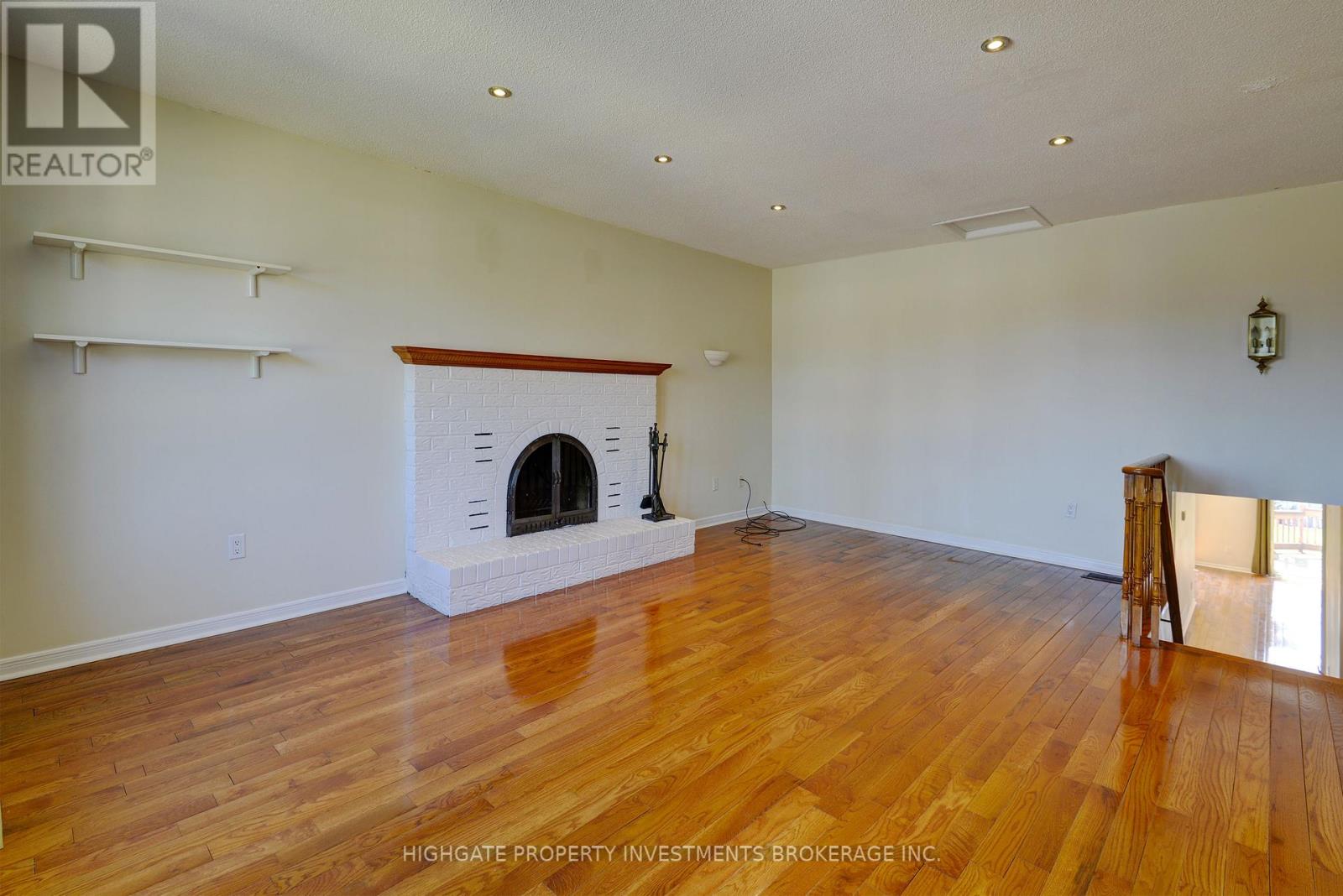 Main & Upper - 654 Brougham Place, Mississauga, Ontario  L5B 2Z5 - Photo 12 - W13177056