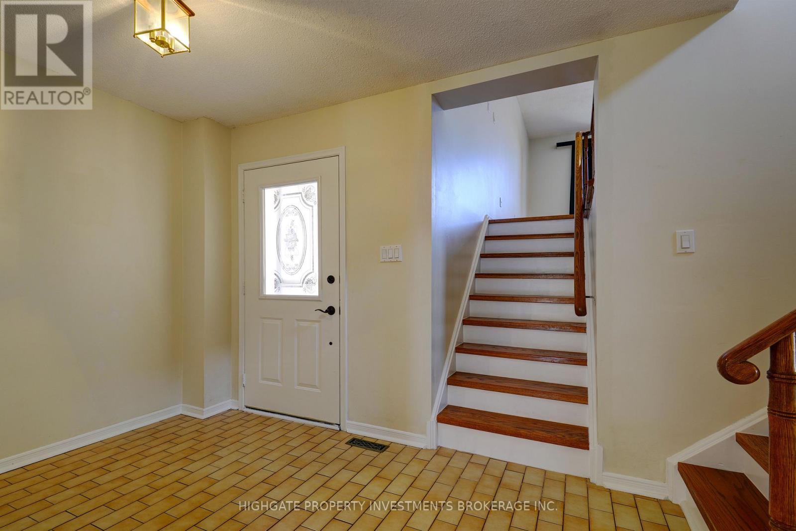 Main & Upper - 654 Brougham Place, Mississauga, Ontario  L5B 2Z5 - Photo 3 - W13177056
