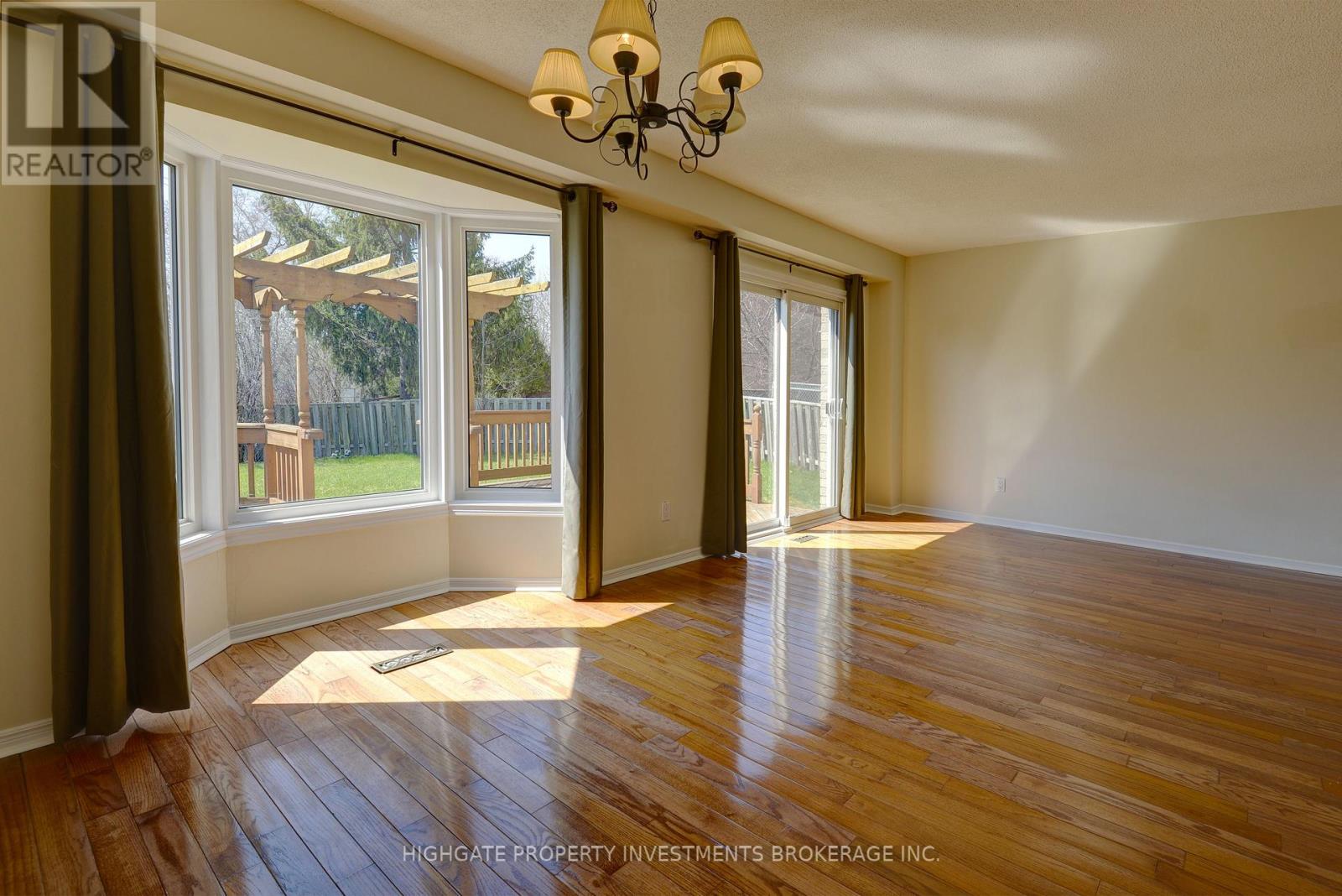 Main & Upper - 654 Brougham Place, Mississauga, Ontario  L5B 2Z5 - Photo 6 - W13177056