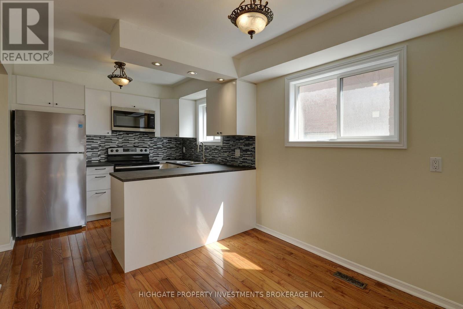 Main & Upper - 654 Brougham Place, Mississauga, Ontario  L5B 2Z5 - Photo 7 - W13177056