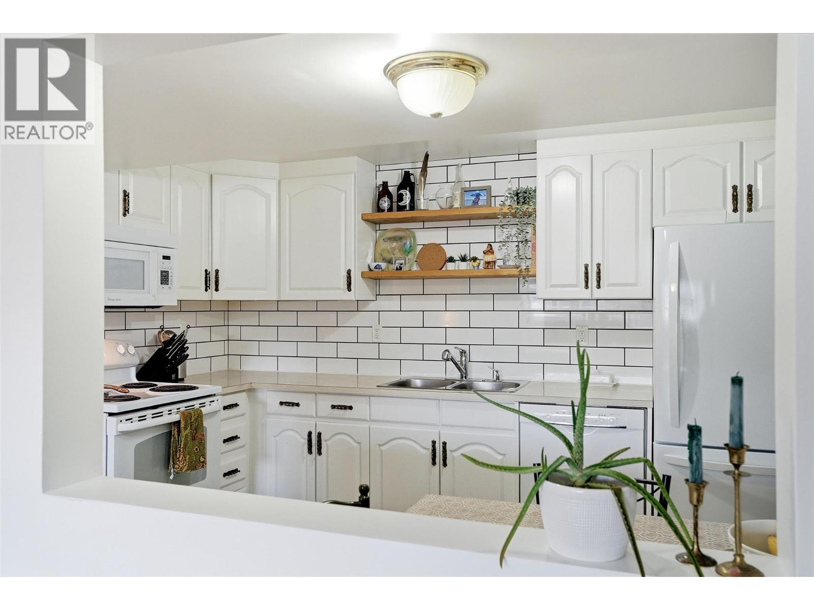 1357 Sitka Street, Kamloops, British Columbia  V2B 2V8 - Photo 33 - 10388887