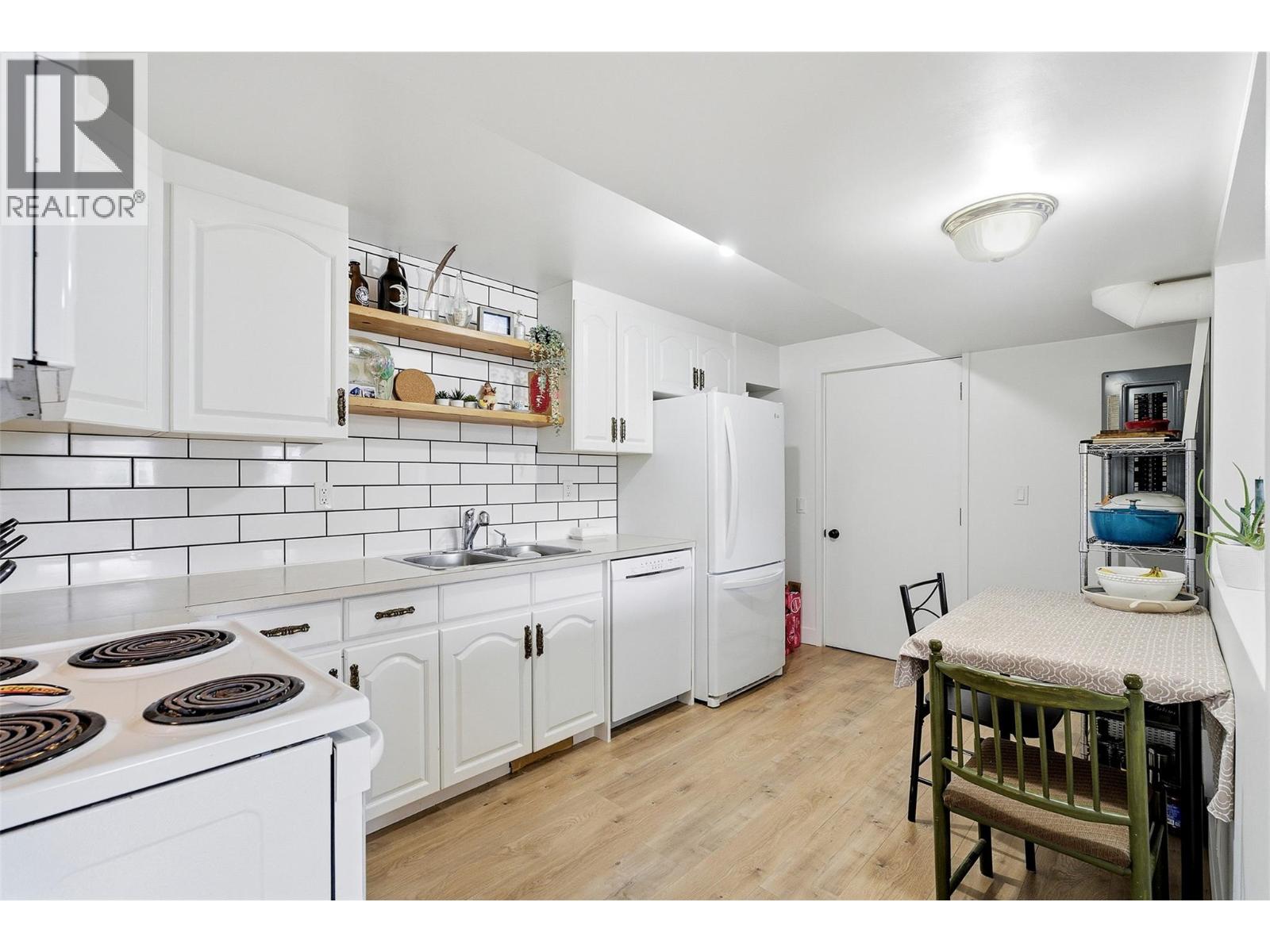 1357 Sitka Street, Kamloops, British Columbia  V2B 2V8 - Photo 35 - 10388887