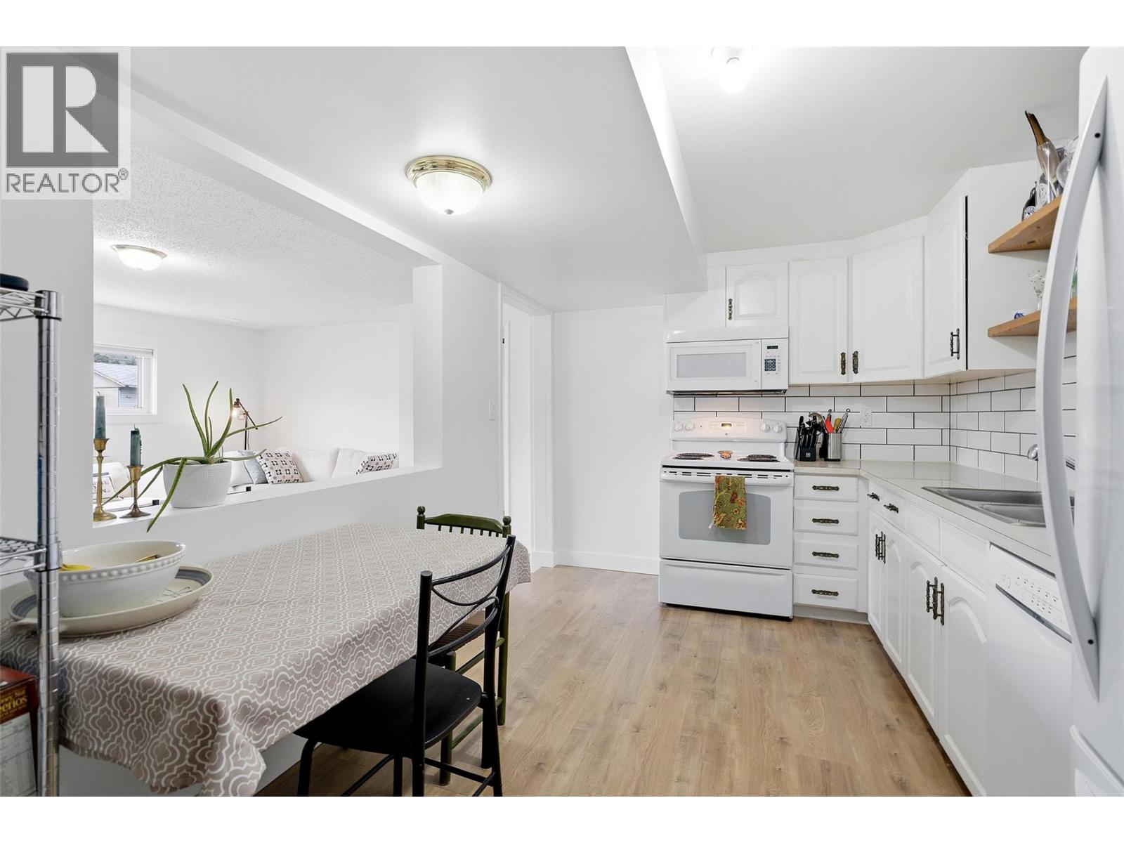 1357 Sitka Street, Kamloops, British Columbia  V2B 2V8 - Photo 36 - 10388887