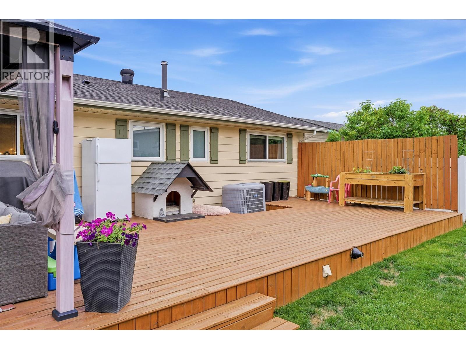 1357 Sitka Street, Kamloops, British Columbia  V2B 2V8 - Photo 51 - 10388887