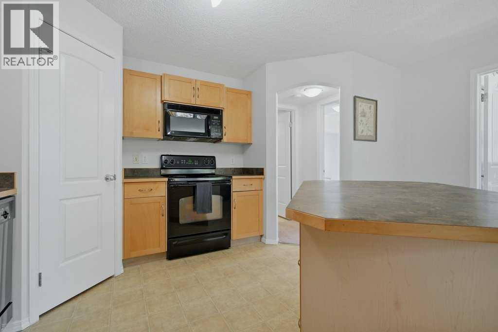 106, 31 Everridge Square SW, Calgary, Alberta  T2Y 5J7 - Photo 10 - A2313070