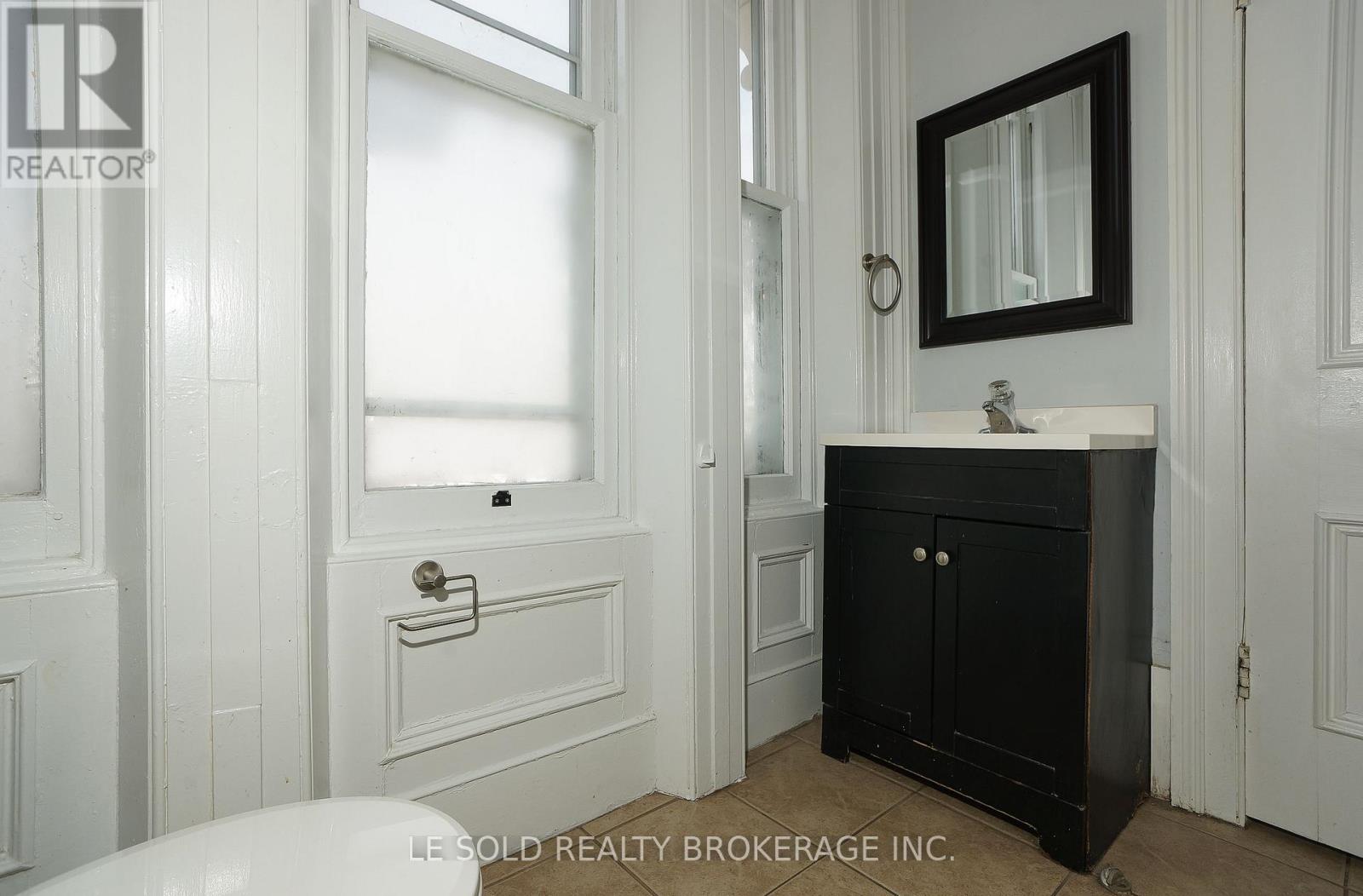 Unit 4 - 53 Mcclary Avenue, London South, Ontario  N6C 1P6 - Photo 4 - X13176800