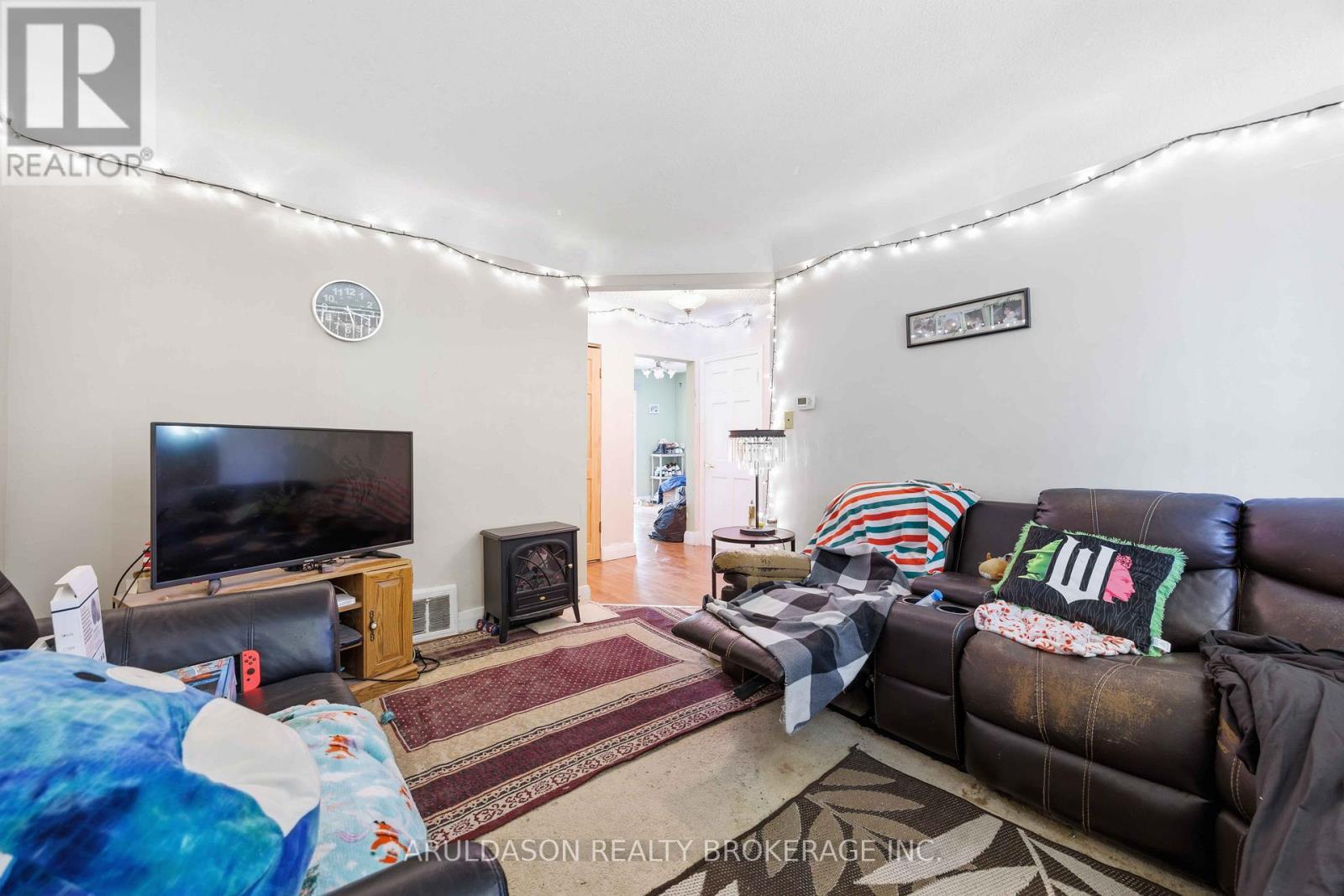 457 Montcalm Avenue, Sarnia, Ontario  N7S 2P8 - Photo 3 - X13176806