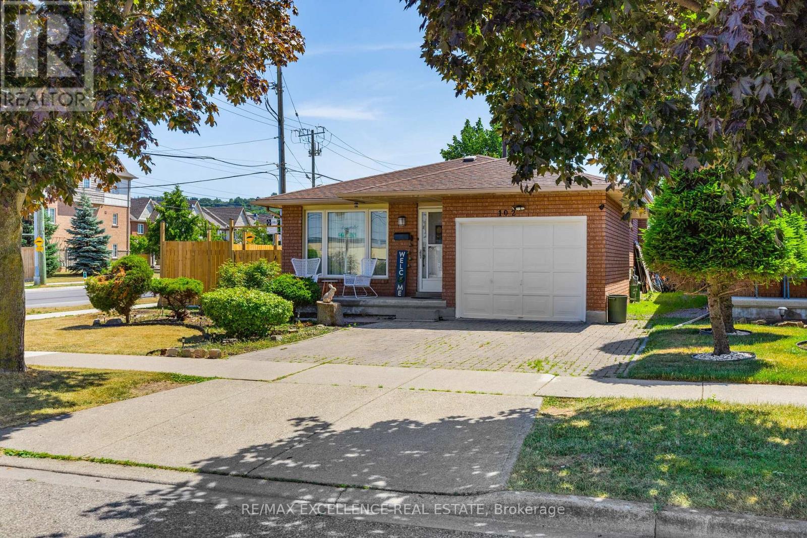 102 JUNIPER DRIVE, Hamilton, Ontario
