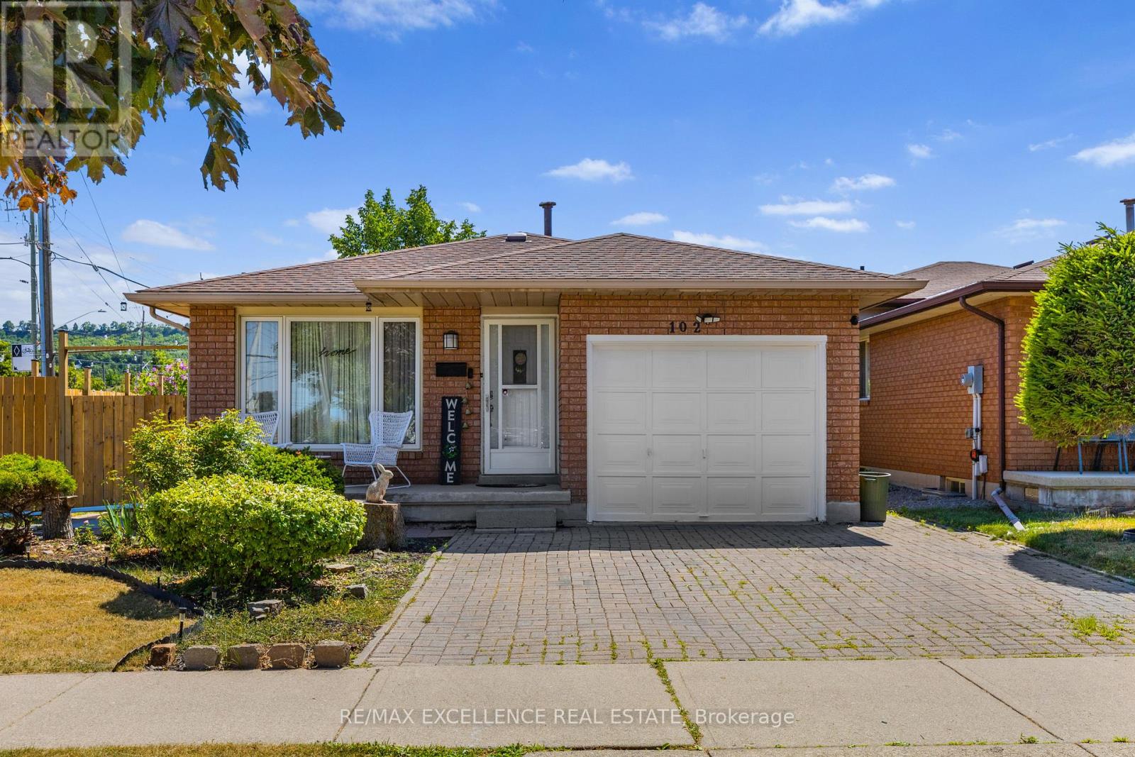 102 Juniper Drive, Hamilton, Ontario  L8E 4G6 - Photo 3 - X13177004