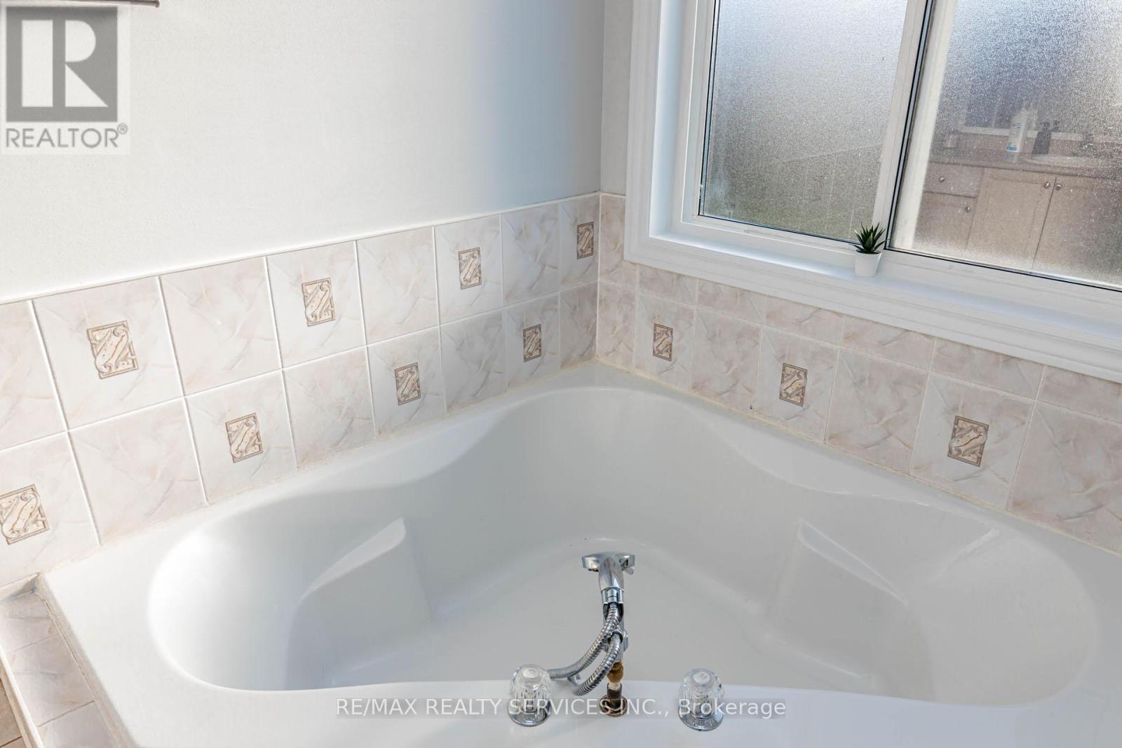 7009 Kalar Road, Niagara Falls, Ontario  L2H 3J6 - Photo 29 - X13177066