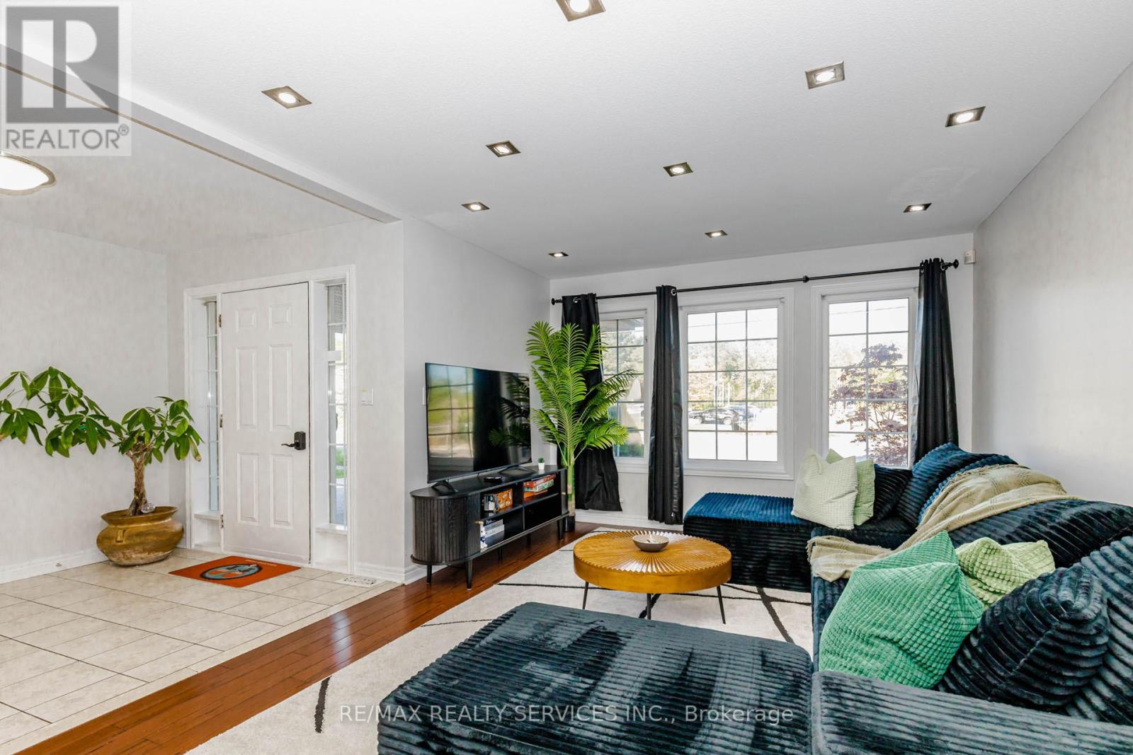 7009 Kalar Road, Niagara Falls, Ontario  L2H 3J6 - Photo 7 - X13177066
