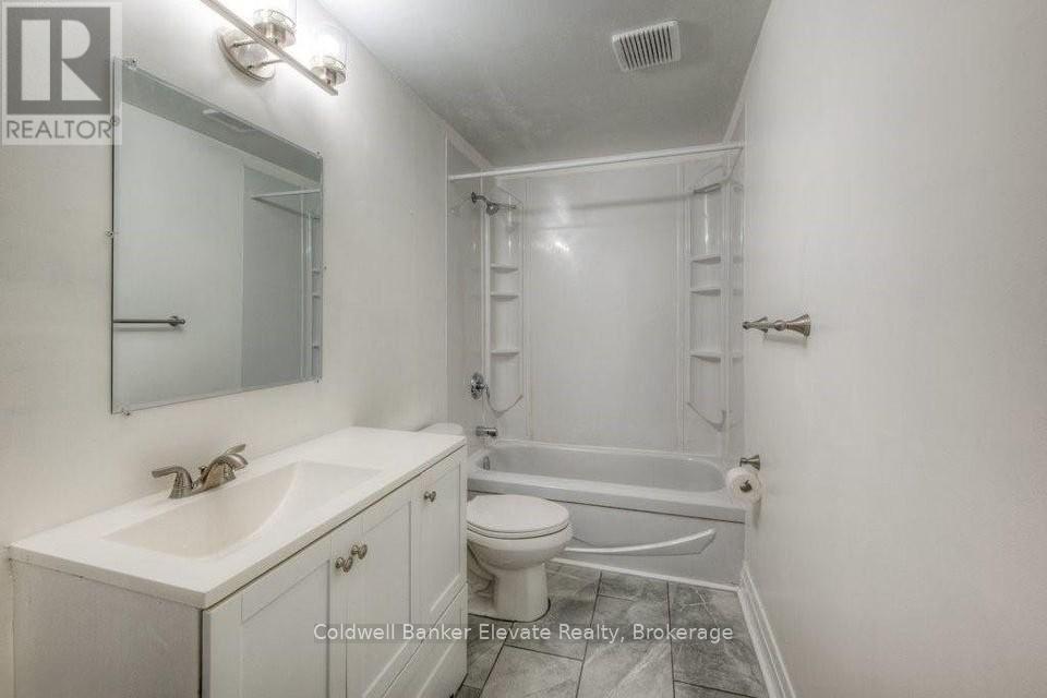 209 - 275 Eiwo Court, Waterloo, Ontario  N2K 2M8 - Photo 10 - X13177076